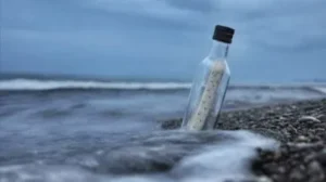 botella con mensaje interior playa representando Parabolas el verdadero proposito del lenguaje en las escrituras